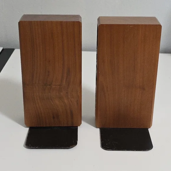 MCM Laser Engraved SolidAmerican Walnut Bookends Seagulls Over the Sea Birds